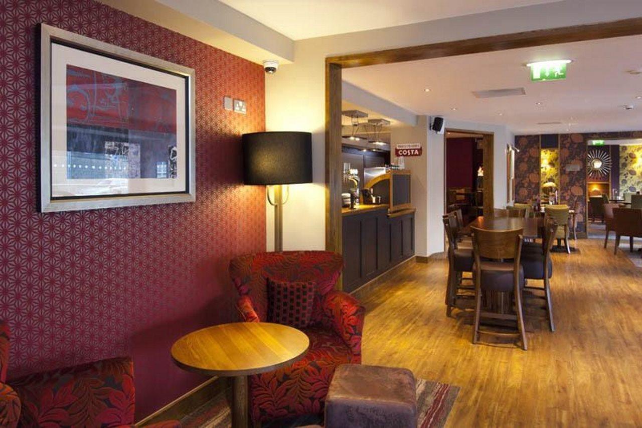Premier Inn Bradford Central Екстериор снимка