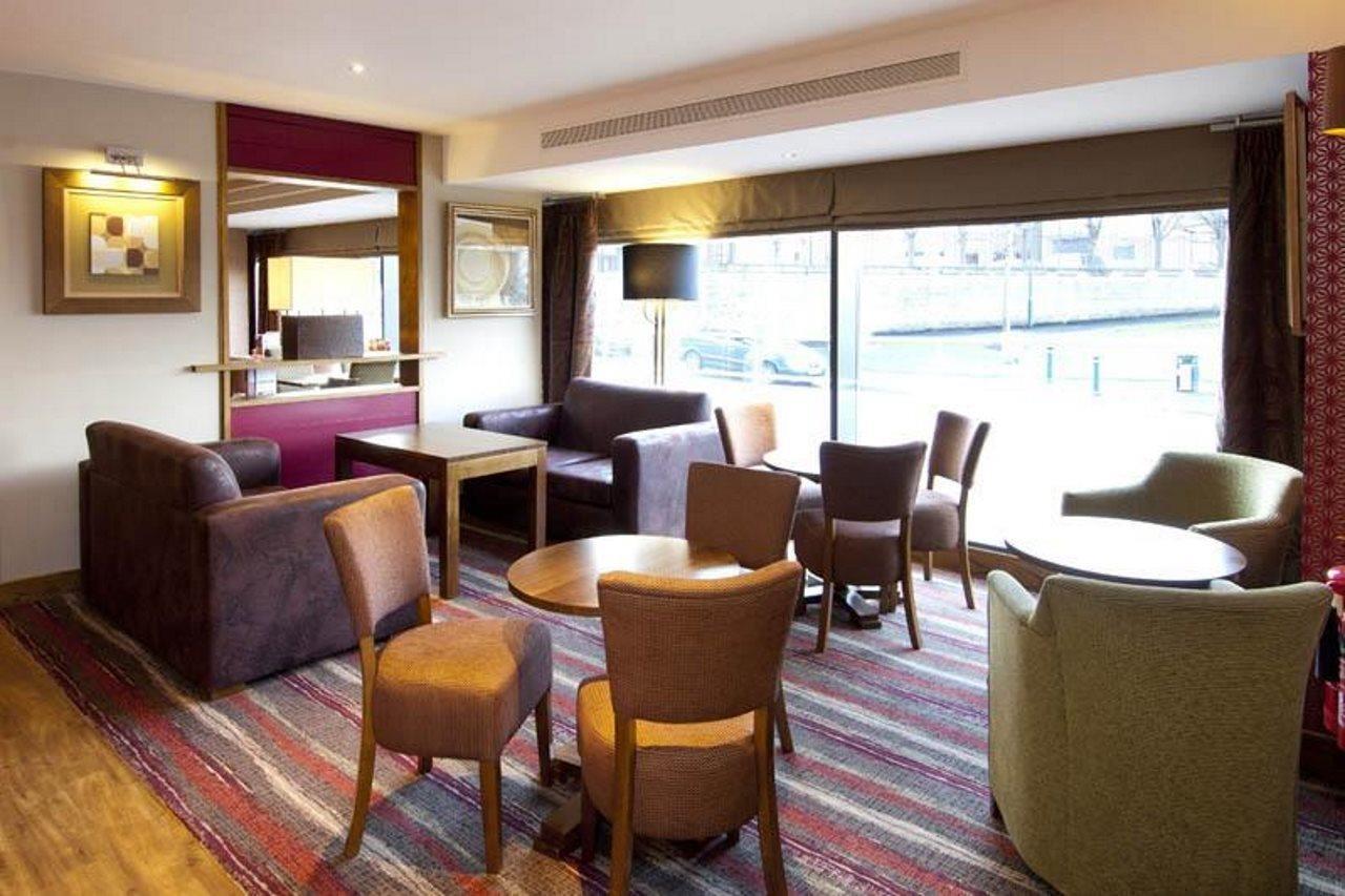 Premier Inn Bradford Central Екстериор снимка
