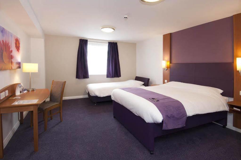 Premier Inn Bradford Central Екстериор снимка